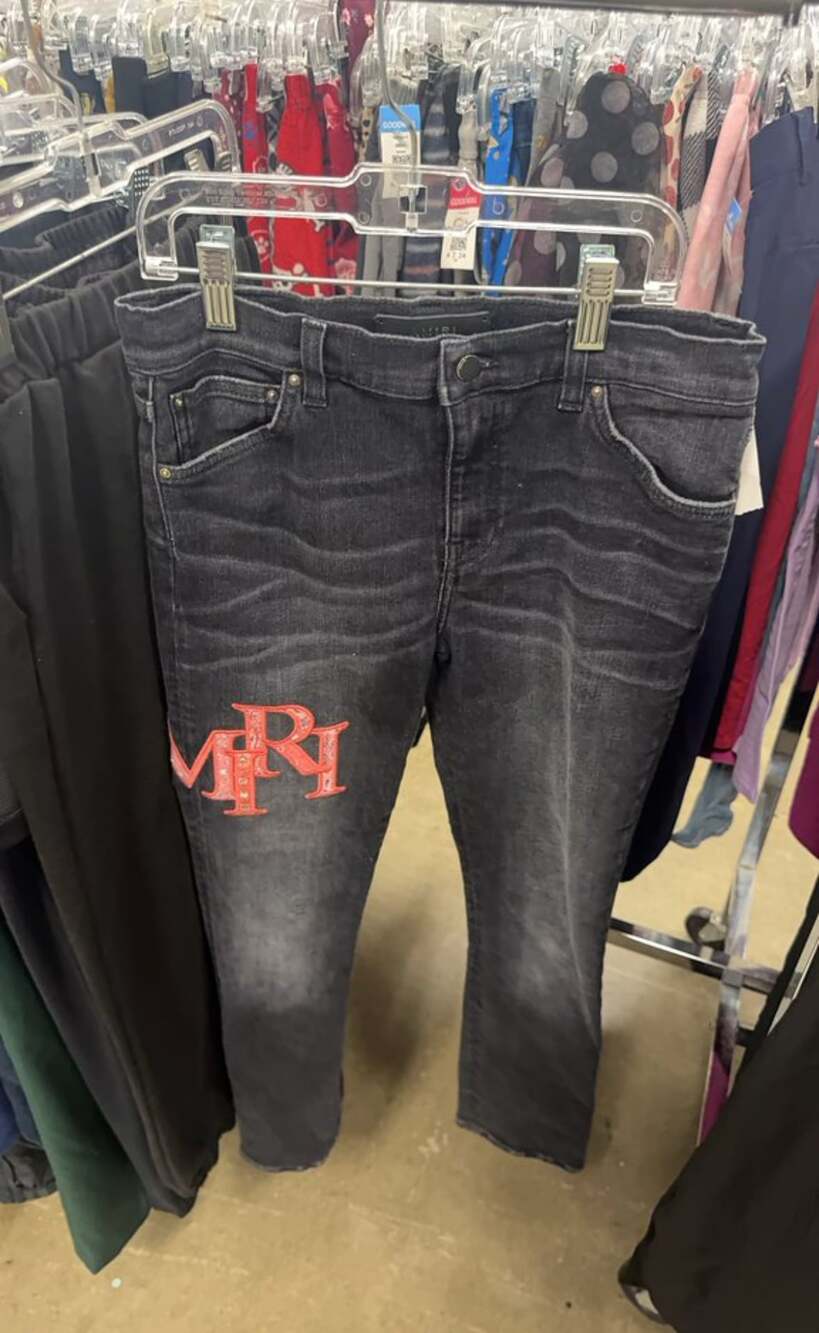 AMIRI Staggered Logo Designer Jeans Black/Red – Rare Streetwear Denim - AUTHENTI